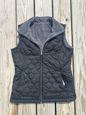 FREE COUNTRY Reversible Women's Vest- Size Small- black and gray Warm Comfy